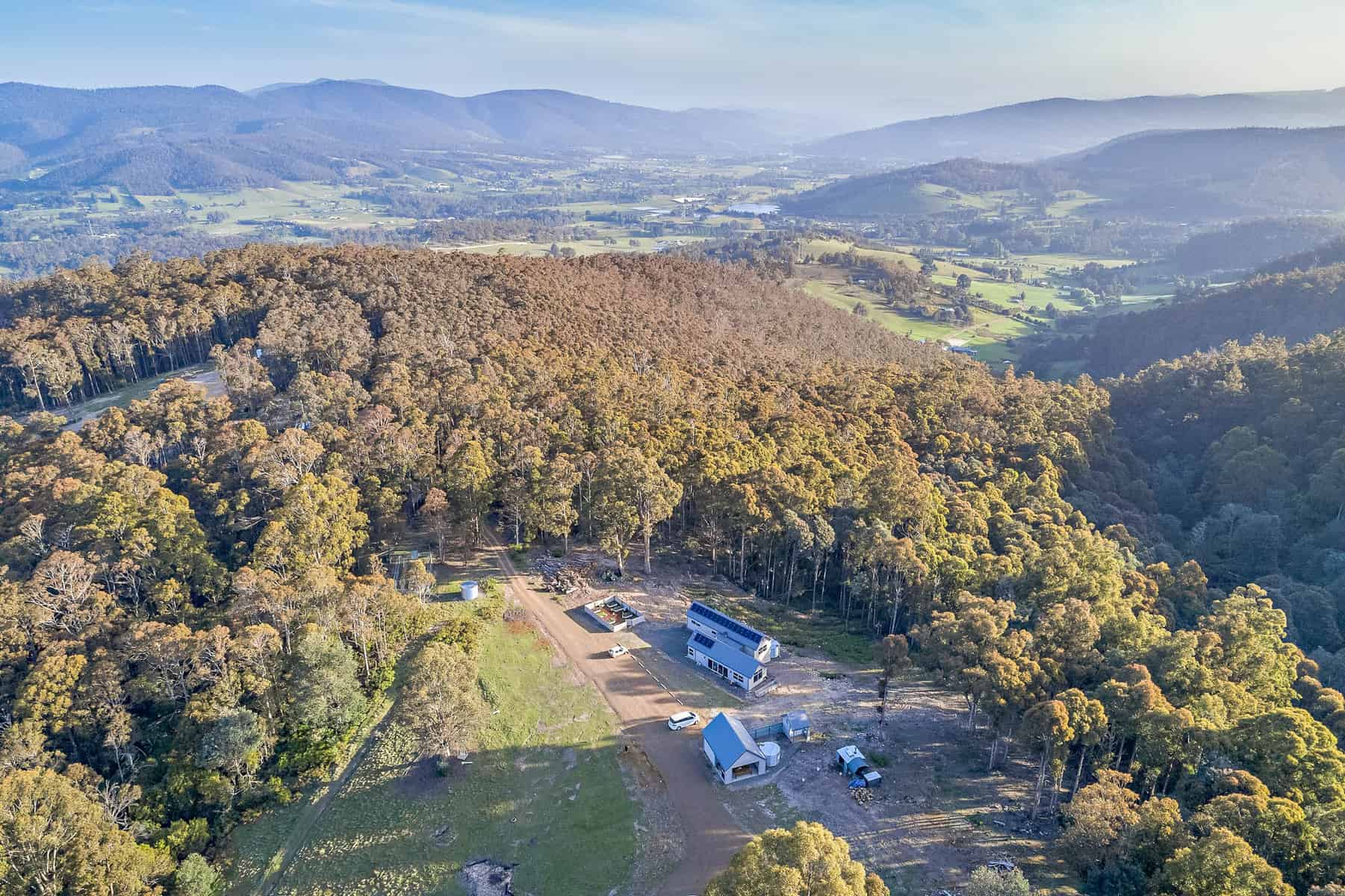 Public domain photo of the Huon Valley from Lucaston by Jordan Jarvela (Oct 2018)